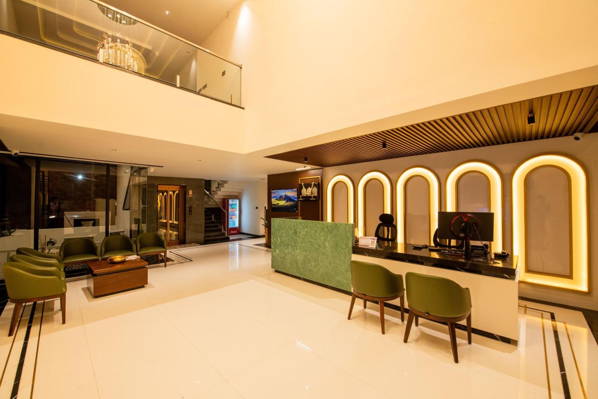 Hotel Mysore Radiance Exteriör bild