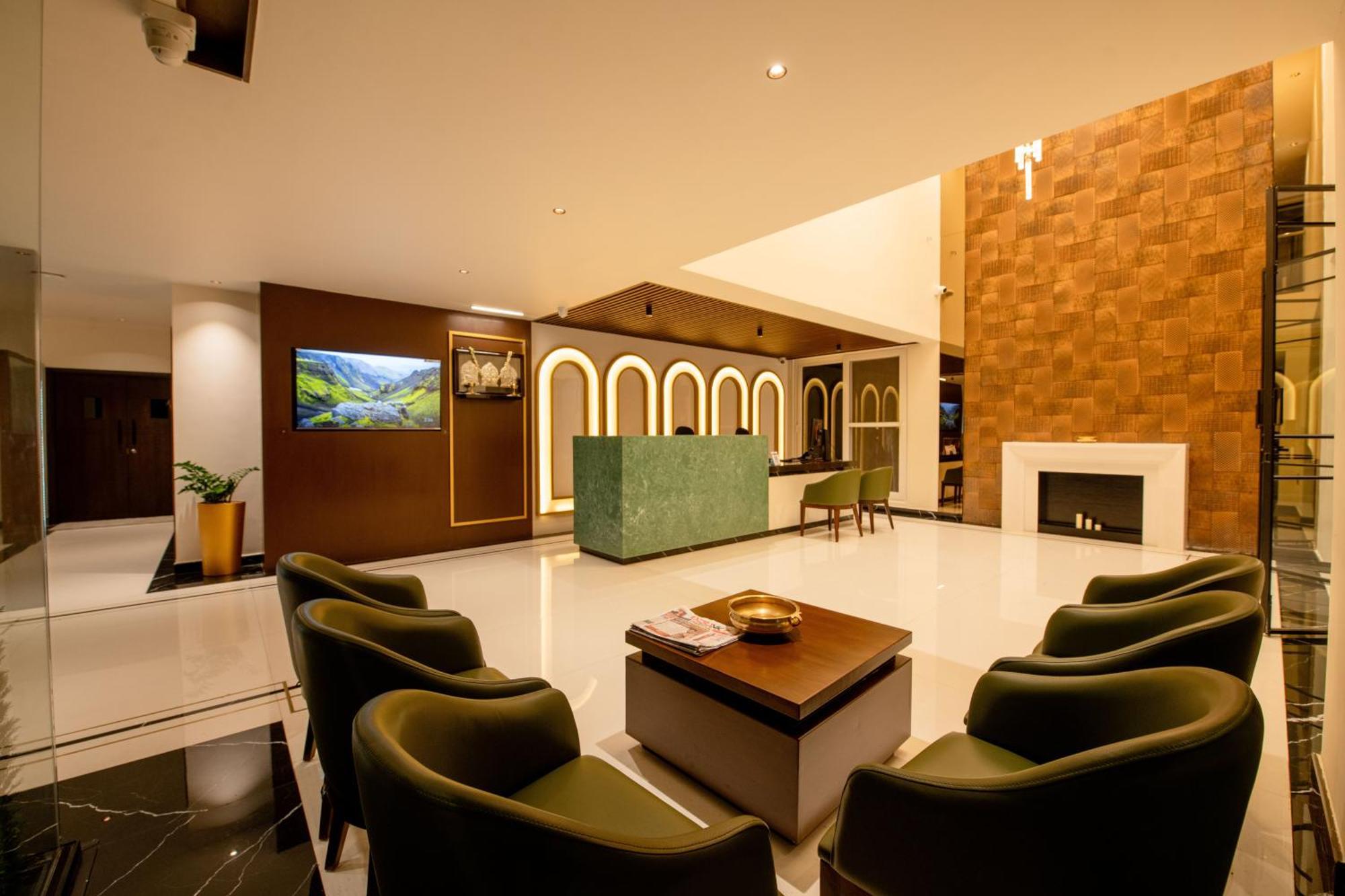 Hotel Mysore Radiance Exteriör bild