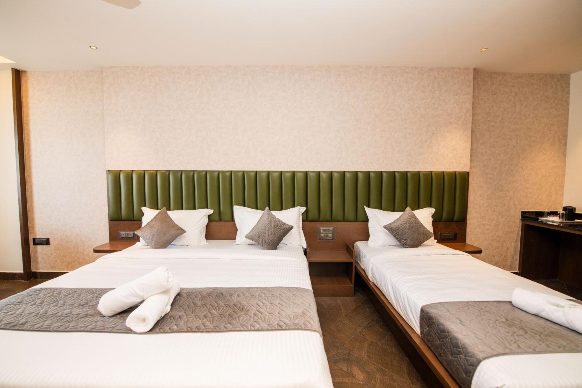 Hotel Mysore Radiance Exteriör bild