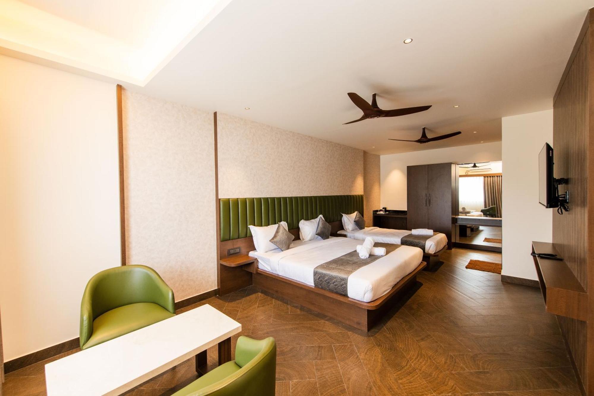 Hotel Mysore Radiance Exteriör bild