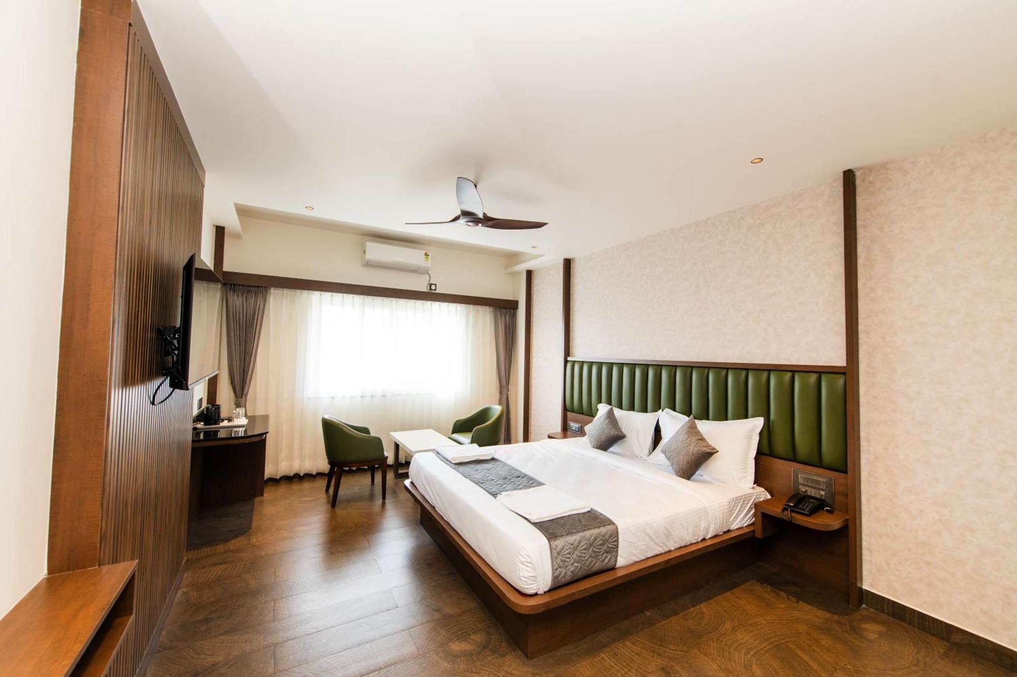 Hotel Mysore Radiance Exteriör bild