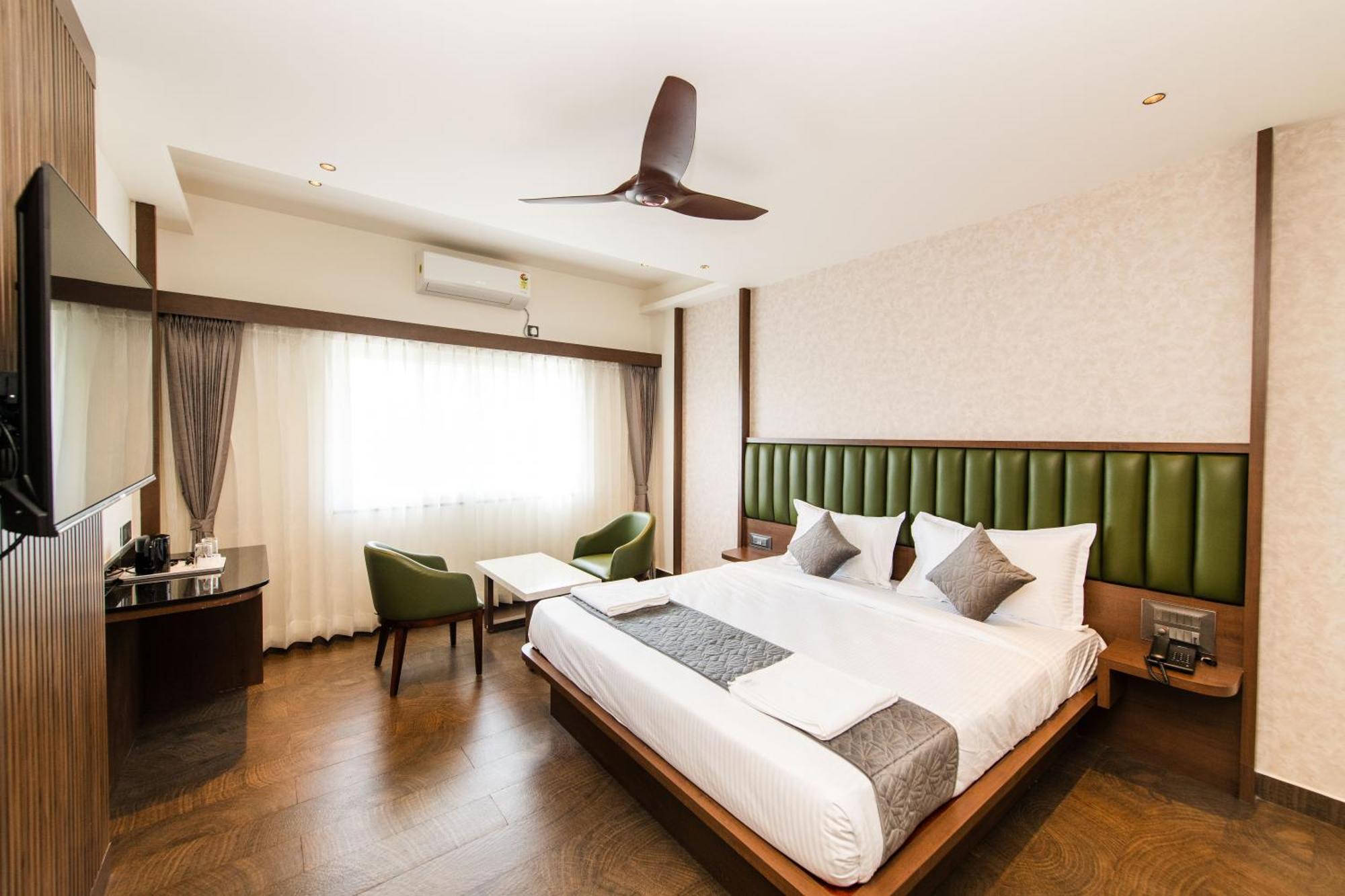 Hotel Mysore Radiance Exteriör bild